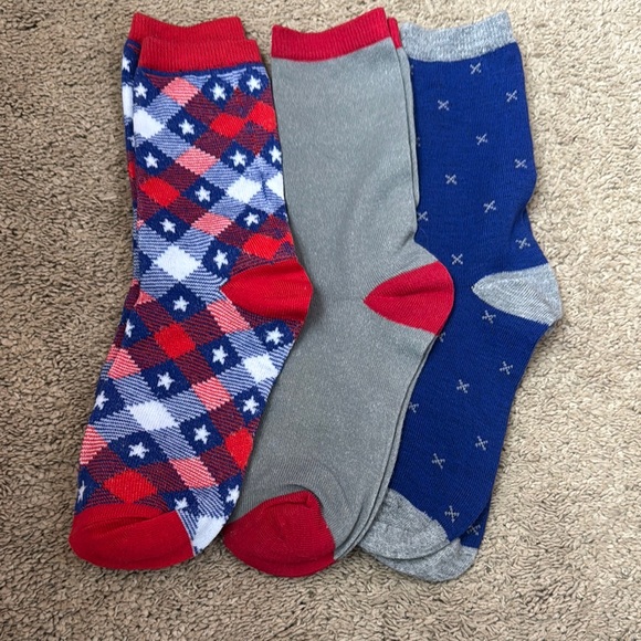Accessories - Women's Casual Crew Socks - Red, Gray, Blue - Pack of 3